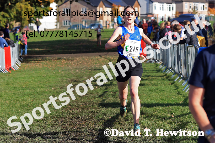 Senior women, 2024 Northern Cross Country Relays, Graves Park, Sheffield.   Photo: David T. Hewitson/Sports for All Pics